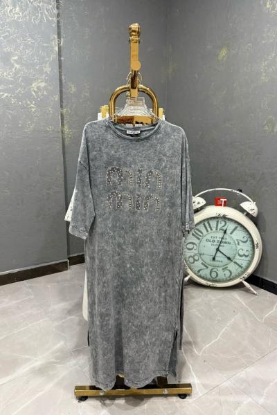 BAYAN YIKAMALI MIU YAZILI ELBİSE  Gri