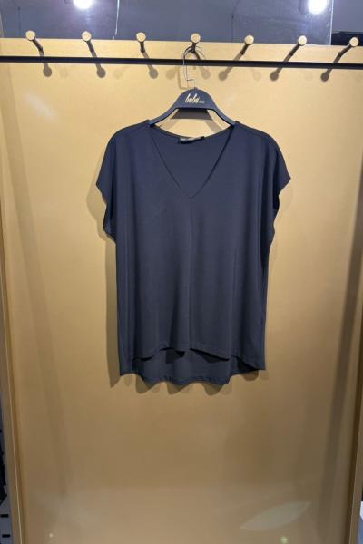 BAYAN V YAKA TİŞÖRT  Siyah