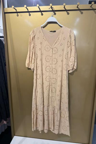 ÖNÜ FUL DÜĞMELİ VİSTON ELBİSE Bej