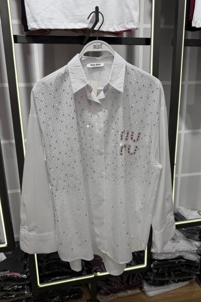 BAYAN MIU DETAYLI TASARIM GÖMLEK  Beyaz