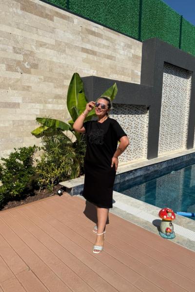 BAYAN LOVE İŞLEMELİ ELBİSE  Siyah