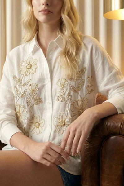 İKİ TARAF ÇİÇEK DETAY İŞLEMELİ GÖMLEK  Beyaz