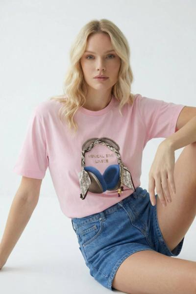 FULAR DETAY KULAKLIK TİŞÖRT  Pembe