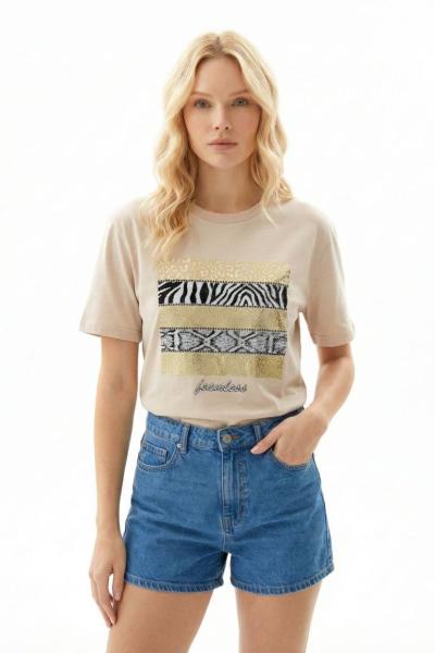 FEAMLESS ÖN LEOAPAR DETAYLI TİŞÖRT  Bej