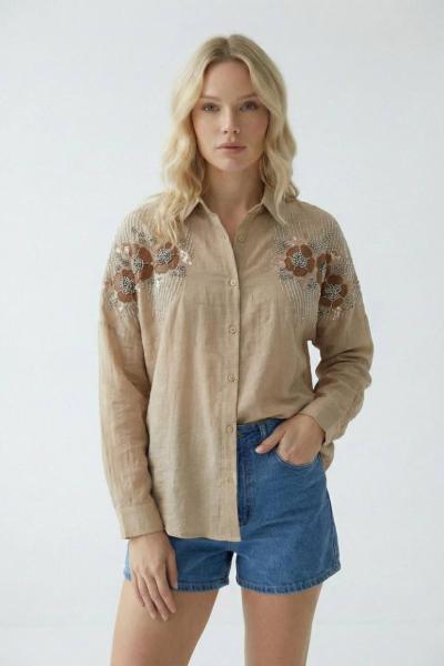 ÜÇ GÜL DETAYLI GÖMLEK Sütlü Kahve