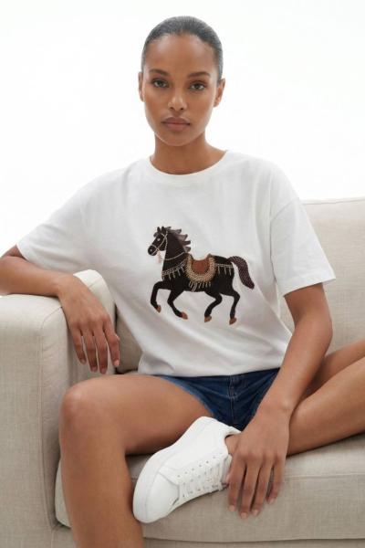 AT BASKILI TİŞÖRT Beyaz