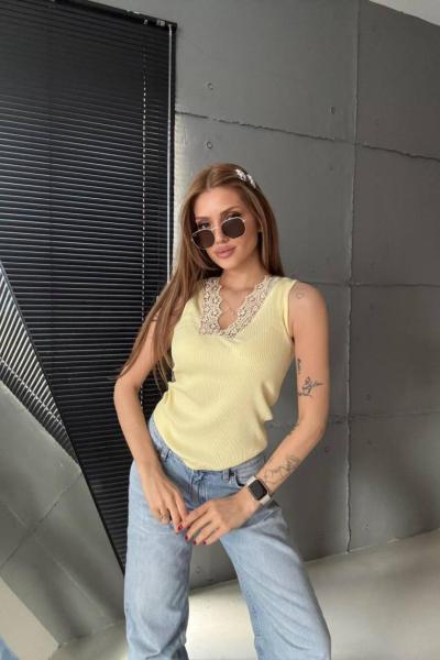 V YAKA DANTELLİ ATLET Sarı