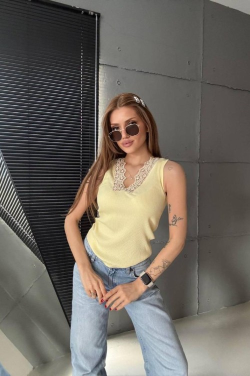 V YAKA DANTELLİ ATLET Sarı