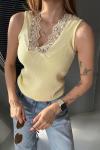 V YAKA DANTELLİ ATLET Sarı