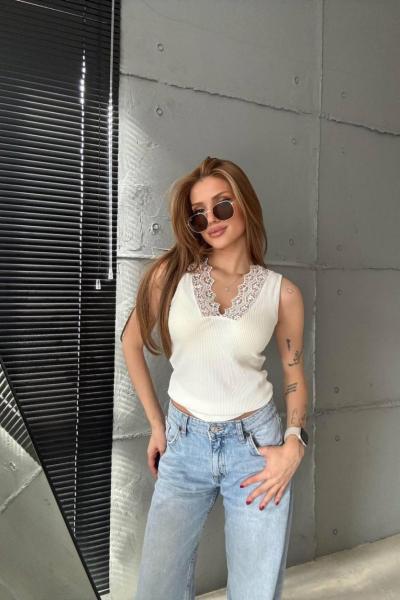 V YAKA DANTELLİ ATLET Beyaz