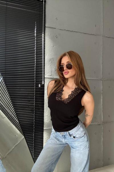 V YAKA DANTELLİ ATLET Siyah