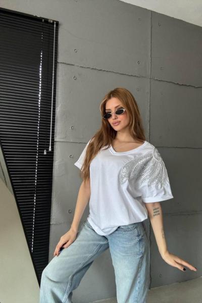 V YAKA OMUZ DETAYLI TİŞÖRT Beyaz