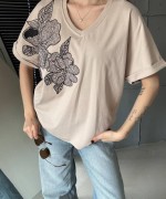 SOL İKİ BÜYÜK PAPATYALI TİŞÖRT  Bej