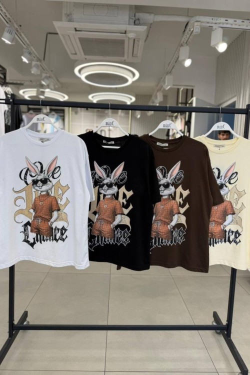 GÖZLÜKLÜ BUGSY BUNNY TİŞÖRT  Siyah