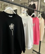 Önü Çiçekli Taşlı Sweatshirt Siyah Siyah