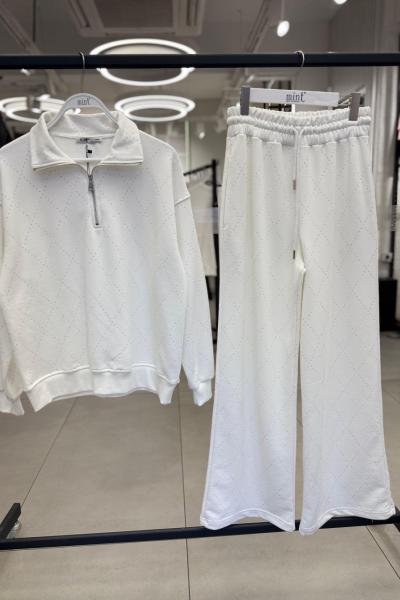 BAKLAVA DESENLİ YARIM FERMUARLI İKİLİ TAKIM Beyaz