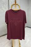 BAYAN PRADA YAZILI TİŞÖRT  Bordo