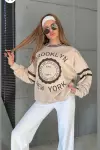 KOLLAR ŞERİT DETAY BROOKLYN NEW YORK SWEAT  Bej