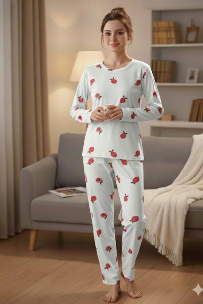 SÜET KUMAŞ BÜYÜK ÇİLEKLİ PİJAMA TAKIMI  Beyaz