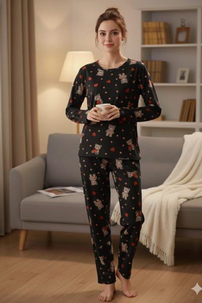 SÜET KUMAŞ AYI ÇİLEKLİ PİJAMA TAKIMI  Siyah