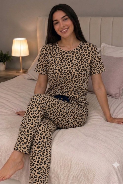 YUVARLAK YAKA LEOPARLI PİJAMA TAKIMI  Siyah