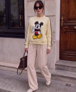 ELİ CEBİNDE MCK SWEATSHİRT  Sarı