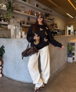 KELEBEK NAKIŞLI SWEATSHİRT  Siyah
