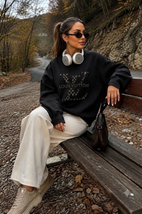 LV TAŞLI SWEATSHİRT  Siyah