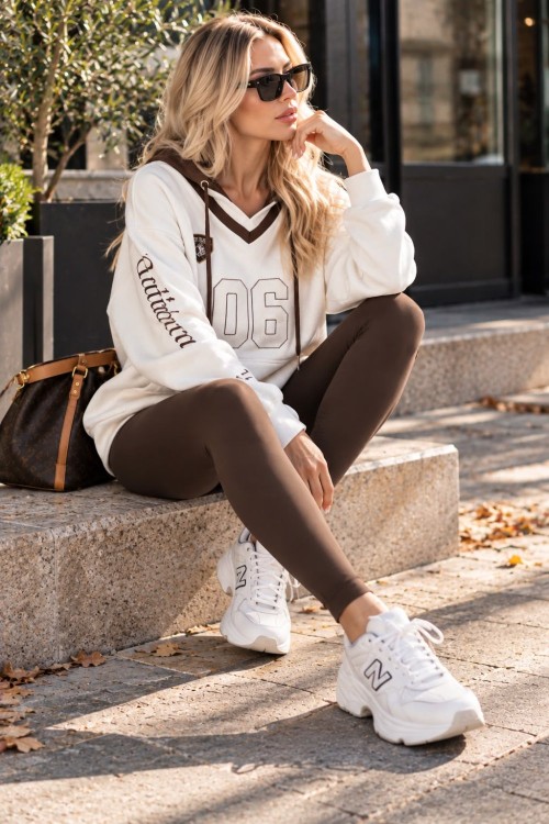 V YAKA KAPŞONLU 06 YAZILI SWEATSHİRT  Beyaz