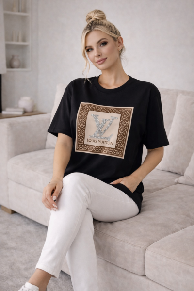 LV TAŞ YAZILI TİŞÖRT Siyah