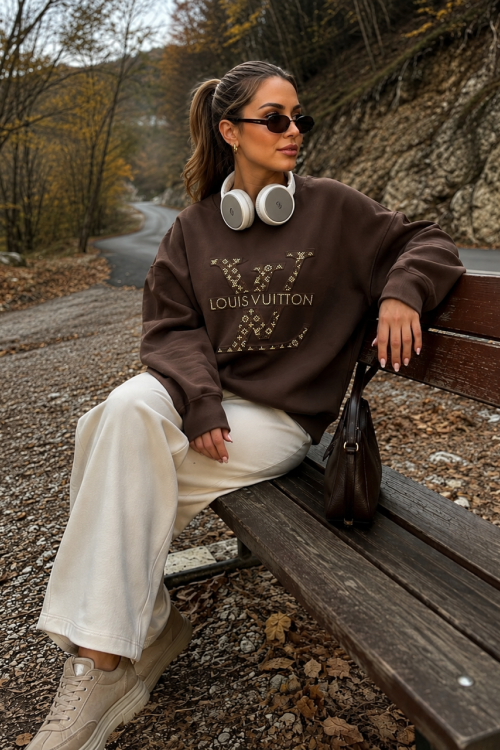 LV TAŞLI SWEATSHİRT  Kahverengi